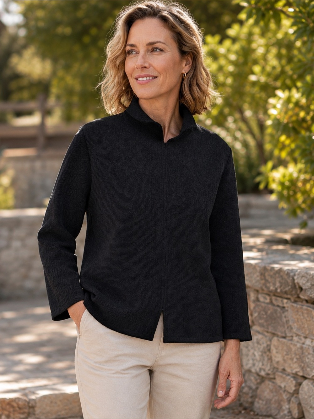 Max Mara Italian Wool sz M Black Cropped Standing Collar Textured Knit Sweater